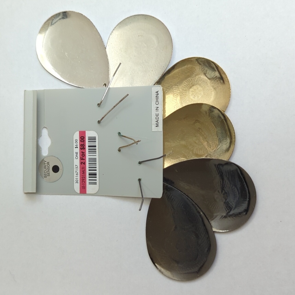 🌻 Charlotte Russe 3-Pack Metal Tear Drop & Large Honeycomb Stud Earrings Bundle - Picture 5 of 7